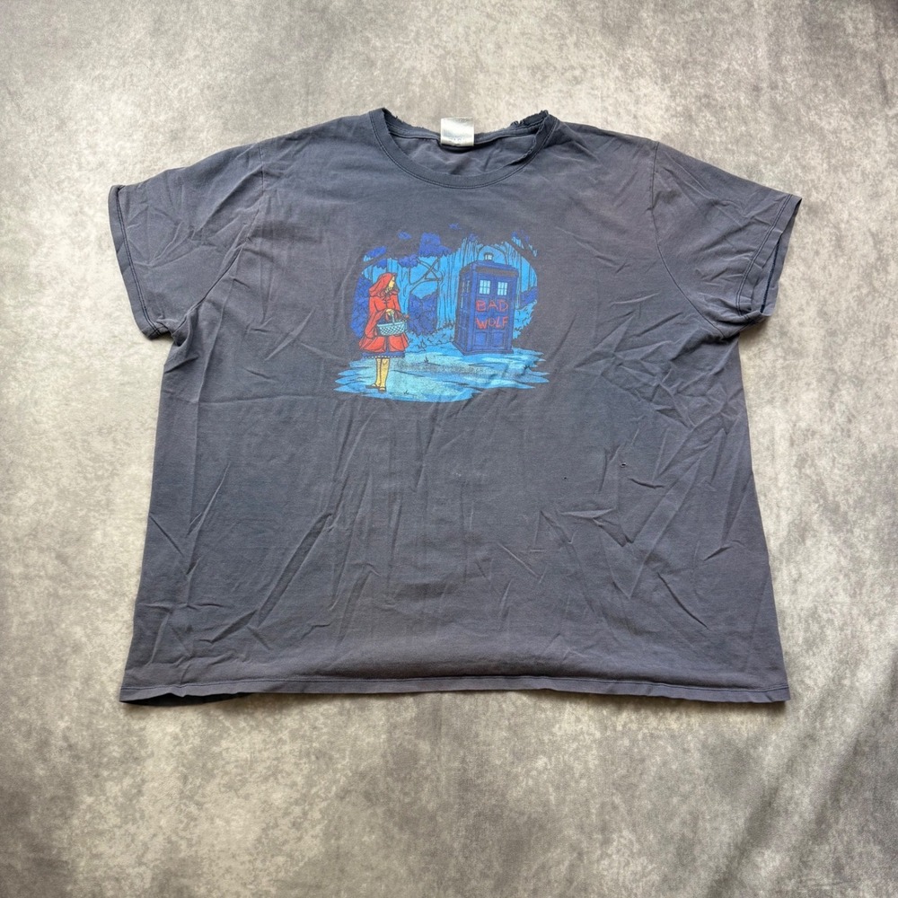 Doctor Who Bad Wolf TARDIS Red Riding Hood Graphic T-Shirt Gray 3XL Distressed